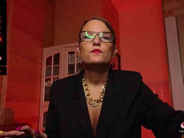 Findom_Lady_Shine webcam