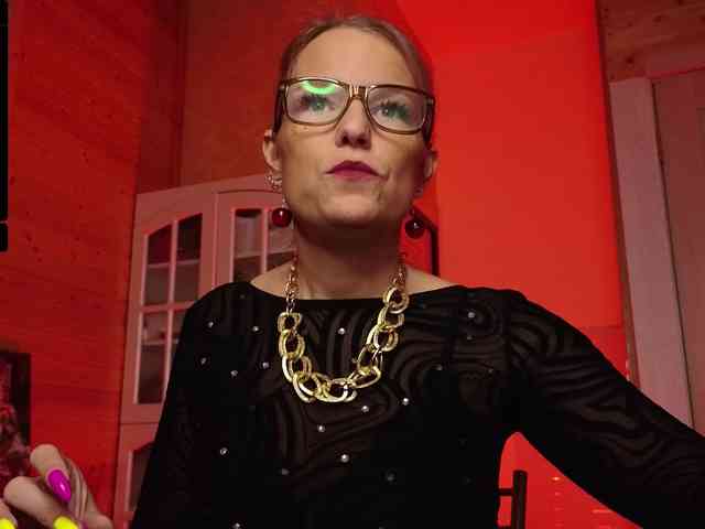 Findom_Lady_Shine webcam