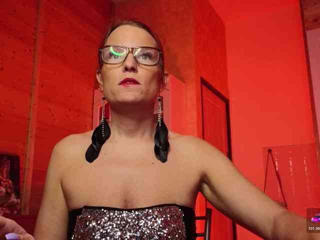 Findom_Lady_Shine webcam