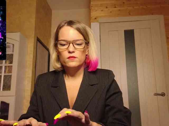 Findom_Lady_Shine webcam