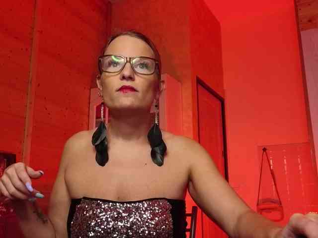 Findom_Lady_Shine webcam