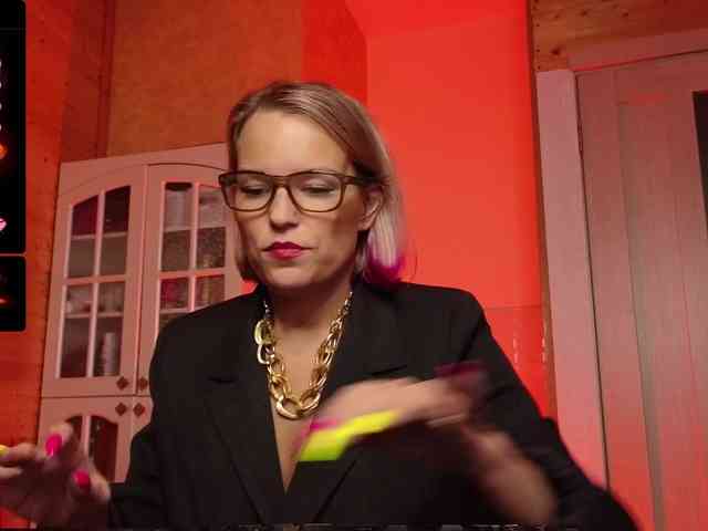 Findom_Lady_Shine webcam