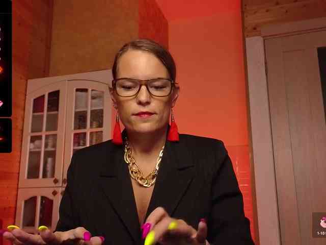 Findom_Lady_Shine webcam