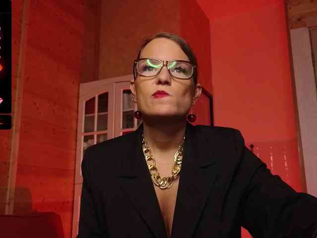 Findom_Lady_Shine webcam