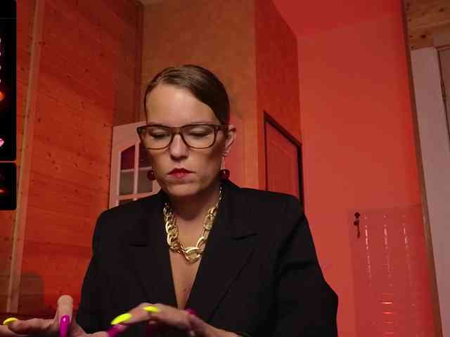 Findom_Lady_Shine webcam