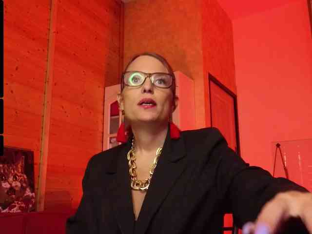 Findom_Lady_Shine webcam