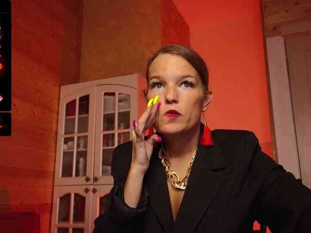 Findom_Lady_Shine webcam