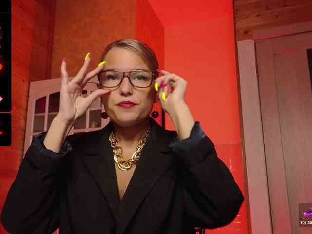 Findom_Lady_Shine webcam