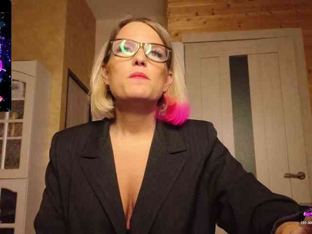 Findom_Lady_Shine webcam
