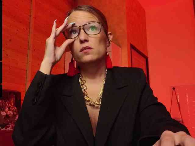 Findom_Lady_Shine webcam