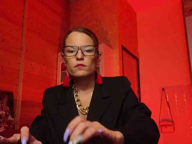 Findom_Lady_Shine webcam