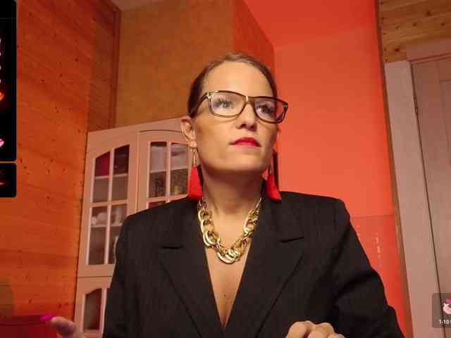 Findom_Lady_Shine webcam