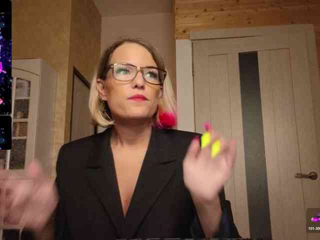 Findom_Lady_Shine webcam