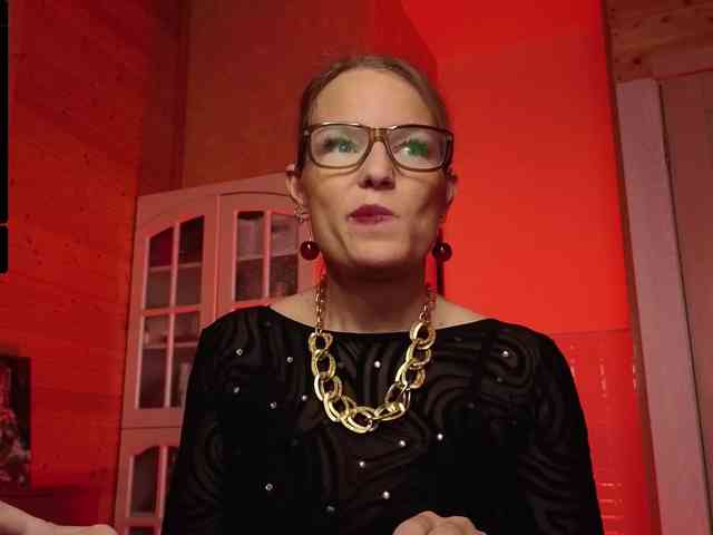 Findom_Lady_Shine webcam