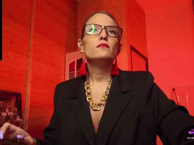 Findom_Lady_Shine webcam