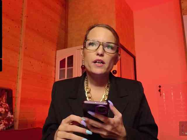 Findom_Lady_Shine webcam