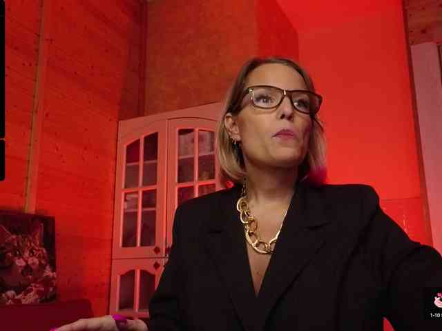 Findom_Lady_Shine webcam