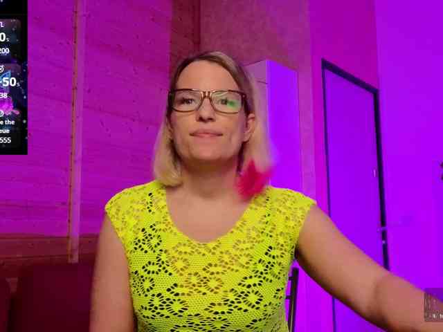 Findom_Lady_Shine webcam