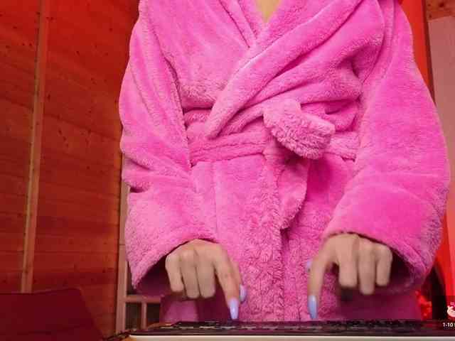 Findom_Lady_Shine webcam