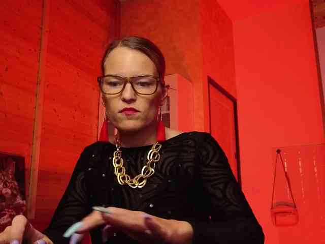 Findom_Lady_Shine webcam