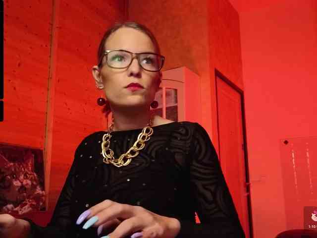 Findom_Lady_Shine webcam