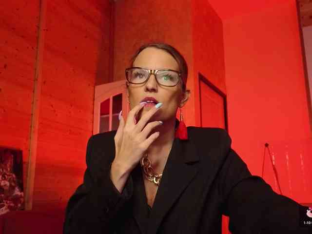 Findom_Lady_Shine webcam