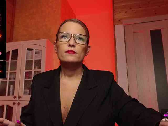 Findom_Lady_Shine webcam