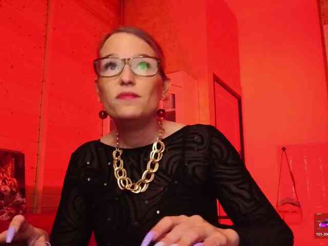 Findom_Lady_Shine webcam