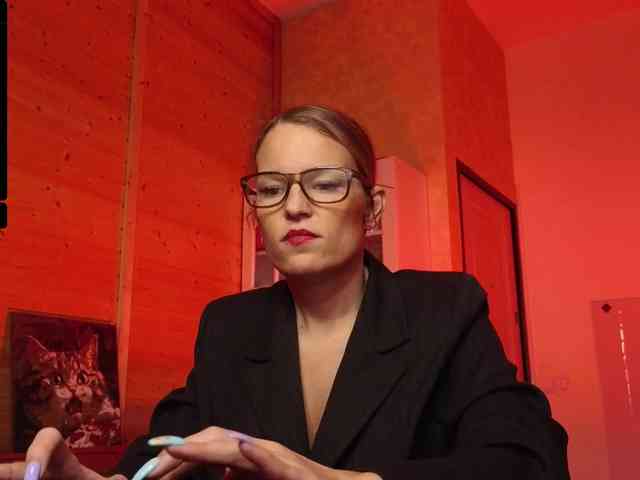 Findom_Lady_Shine webcam