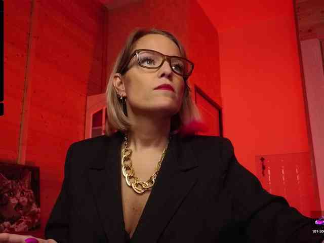 Findom_Lady_Shine webcam