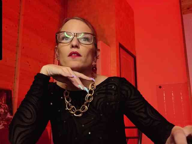 Findom_Lady_Shine webcam