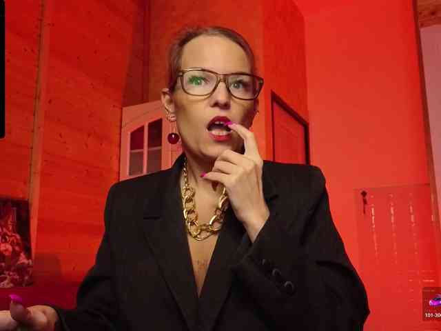 Findom_Lady_Shine webcam