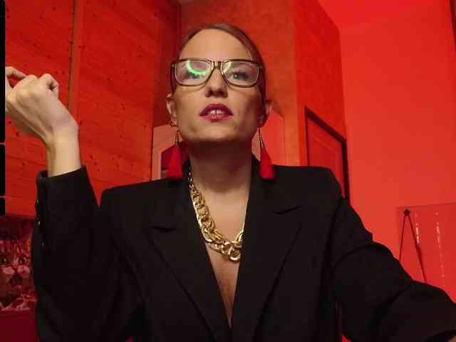 Findom_Lady_Shine webcam