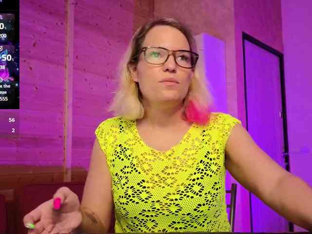 Findom_Lady_Shine webcam