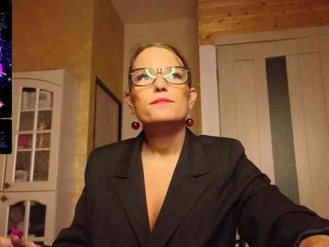 Findom_Lady_Shine webcam