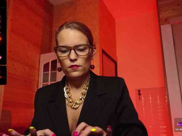 Findom_Lady_Shine webcam