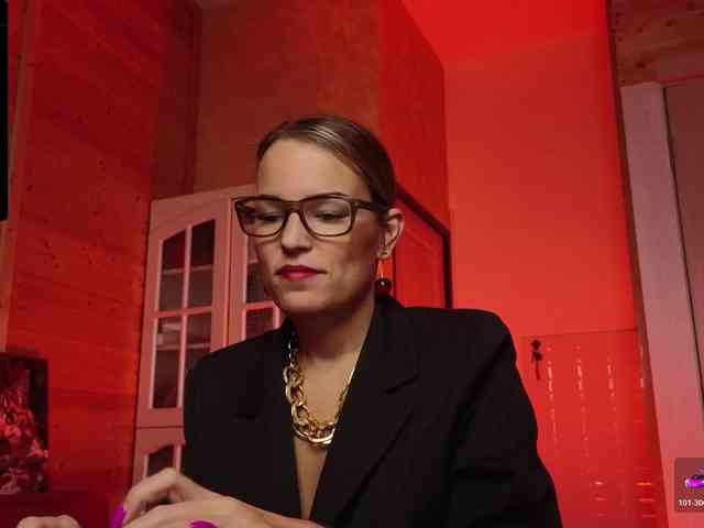 Findom_Lady_Shine webcam