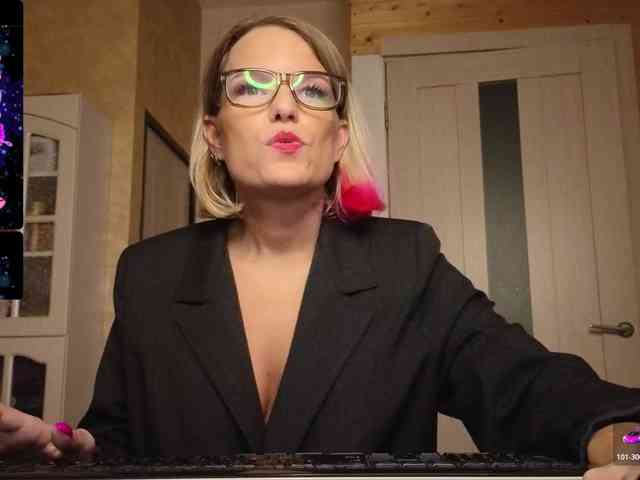 Findom_Lady_Shine webcam