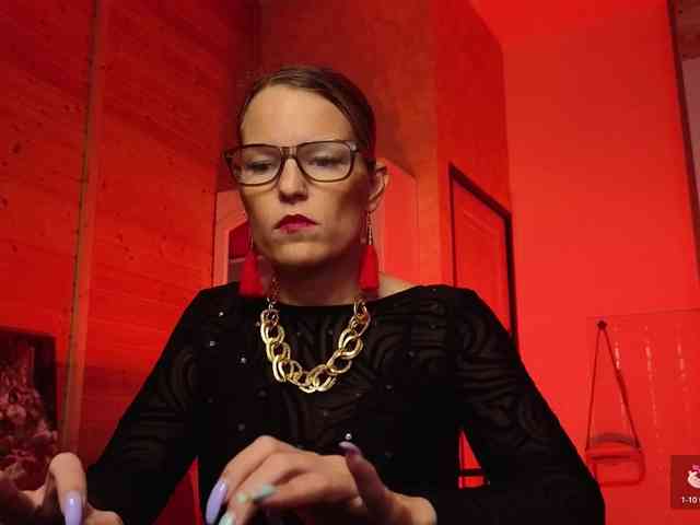 Findom_Lady_Shine webcam