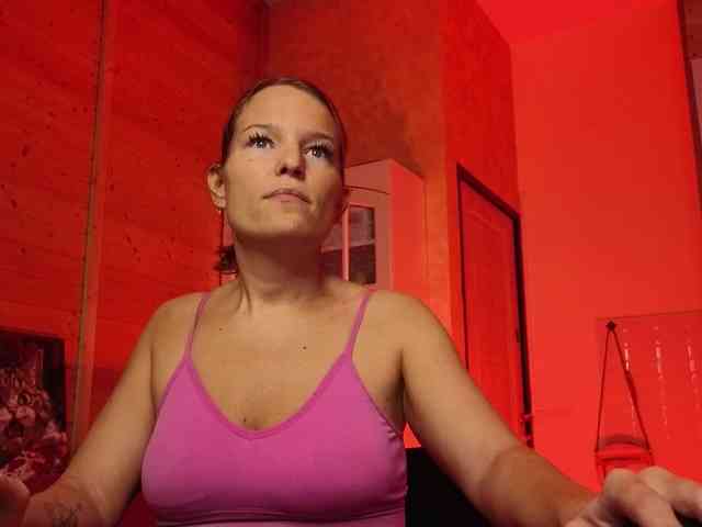 Findom_Lady_Shine webcam