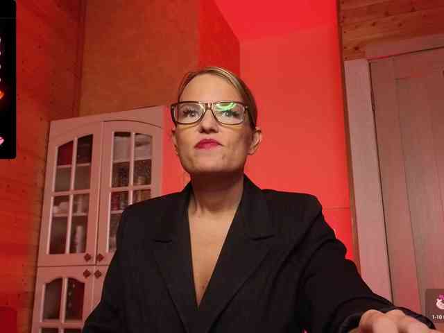 Findom_Lady_Shine webcam