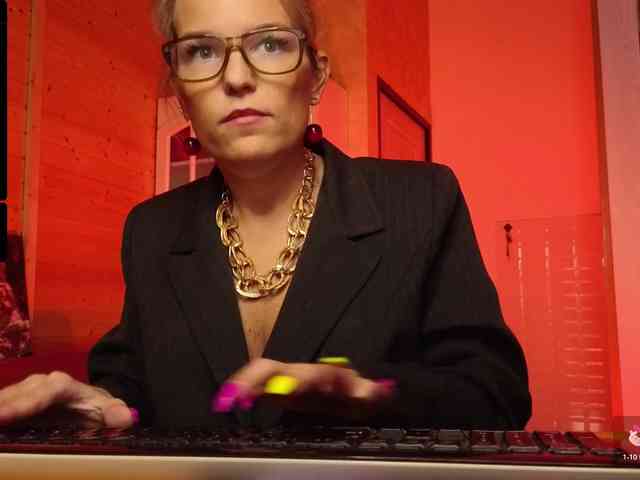 Findom_Lady_Shine webcam