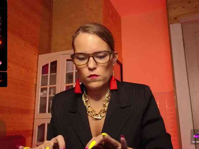 Findom_Lady_Shine webcam