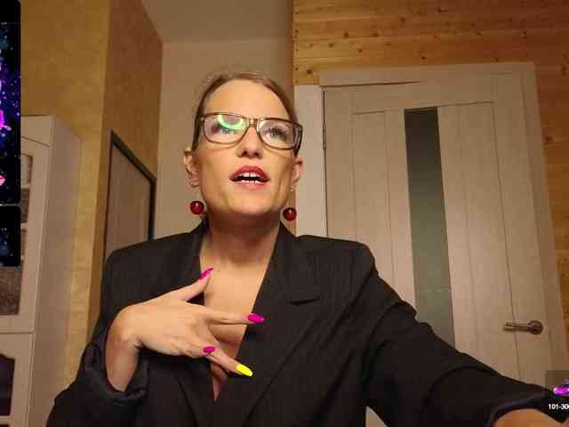 Findom_Lady_Shine webcam