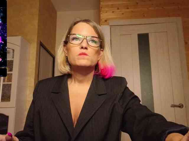 Findom_Lady_Shine webcam