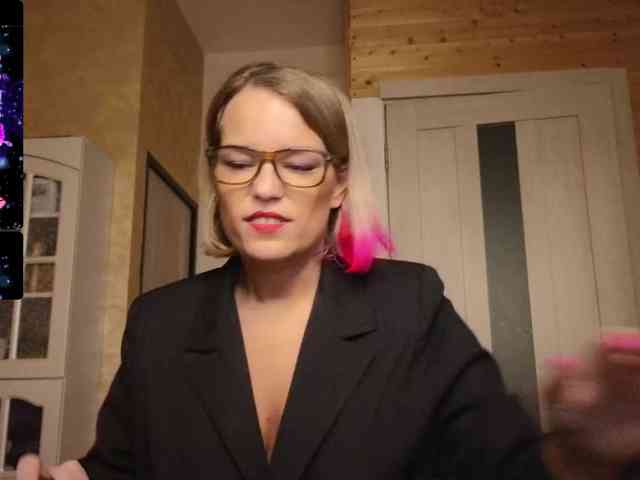 Findom_Lady_Shine webcam