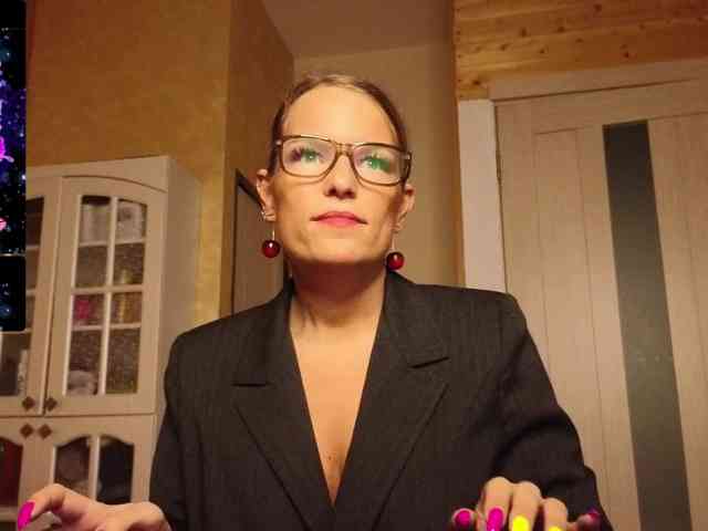 Findom_Lady_Shine webcam
