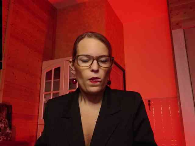 Findom_Lady_Shine webcam