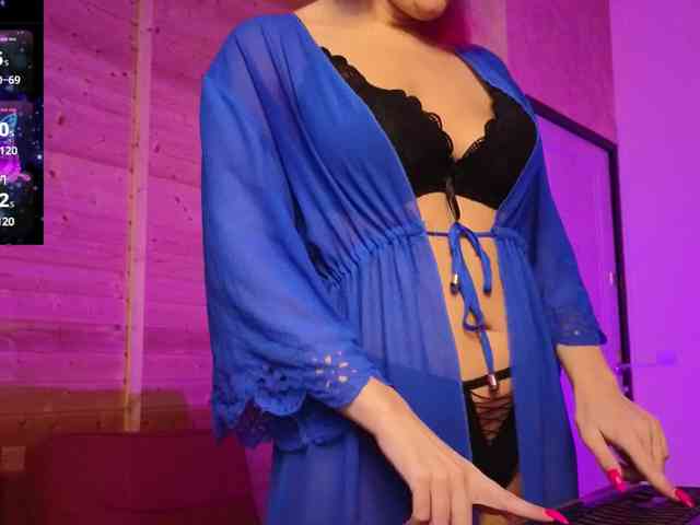 Findom_Lady_Shine webcam