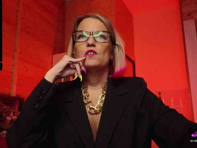 Findom_Lady_Shine webcam